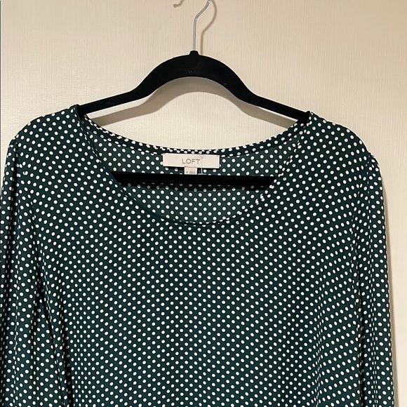 NWOT LOFT Women’s Green and White Crew Neck Long Sleeve Blouse Elegant Top SZ XL - Picture 3 of 9